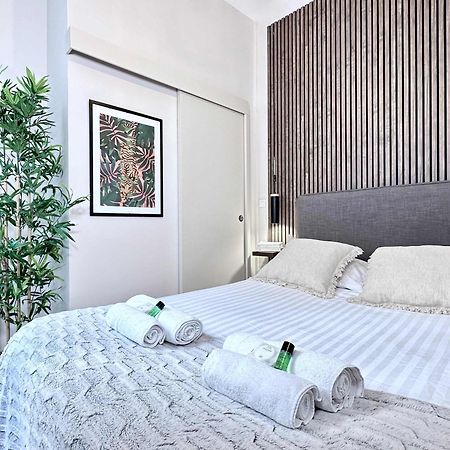 Renovated Champs-Elysees Retreat Apartment ปารีส ภายนอก รูปภาพ