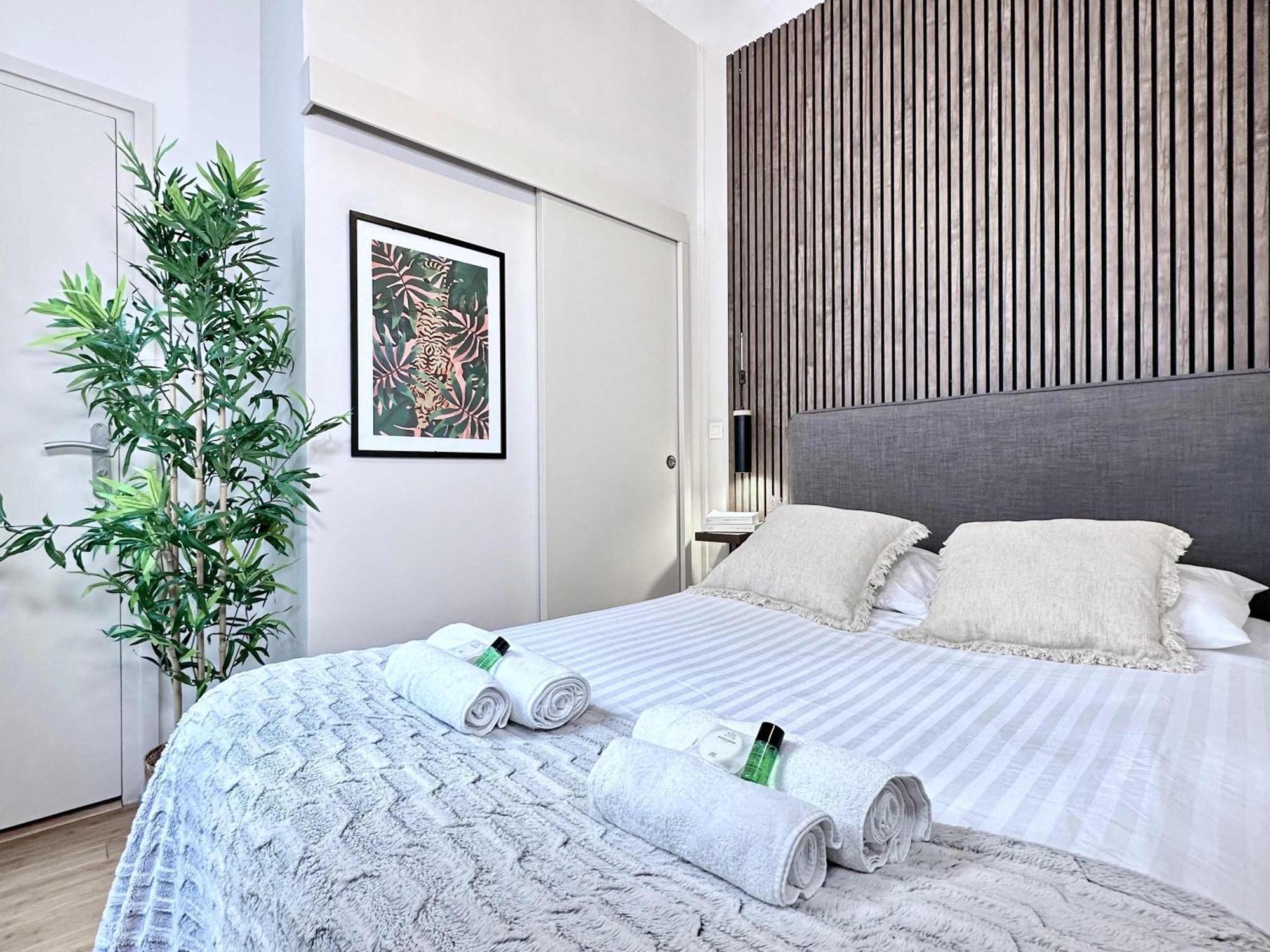 Renovated Champs-Elysees Retreat Apartment ปารีส ภายนอก รูปภาพ