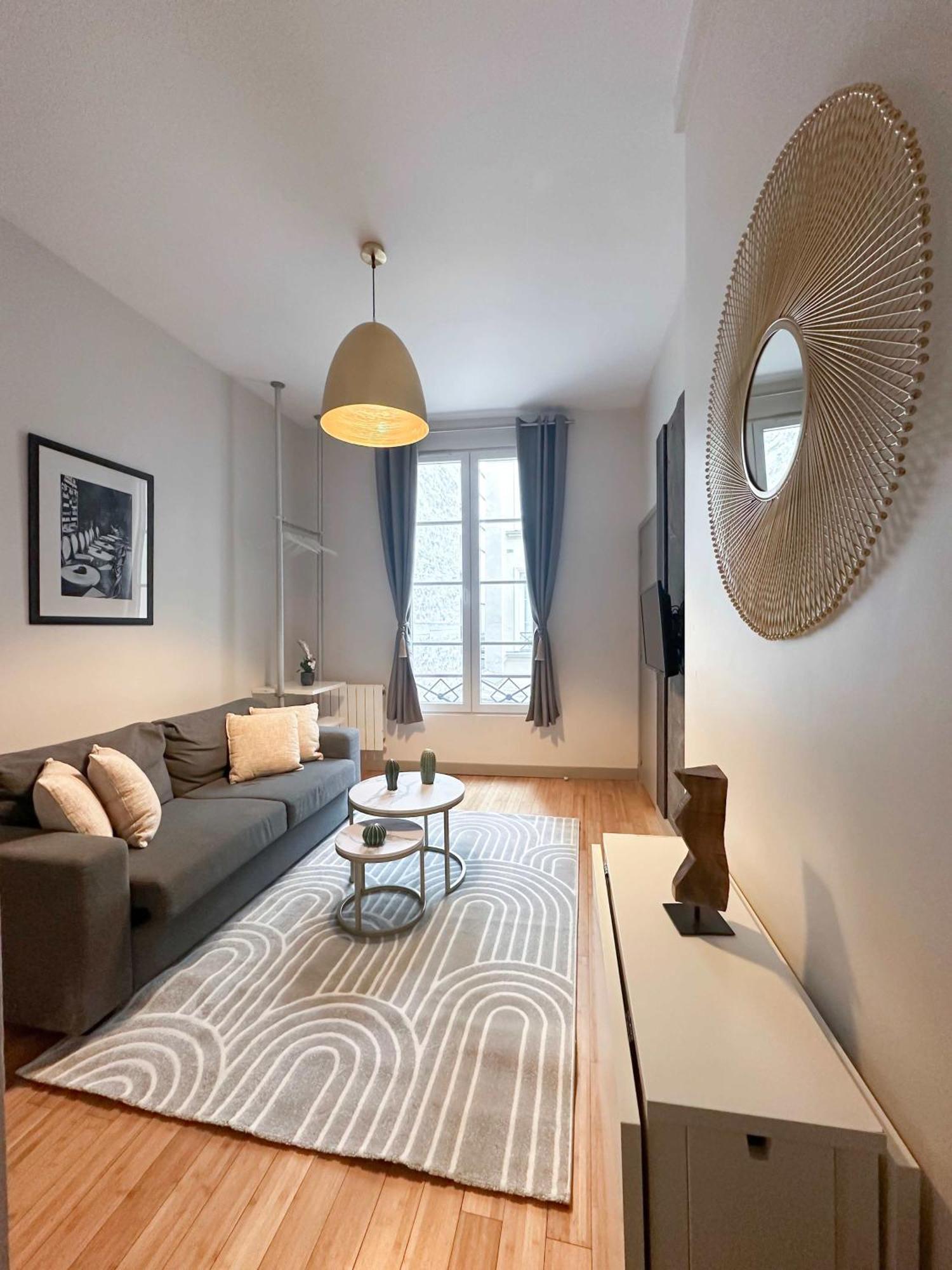 Renovated Champs-Elysees Retreat Apartment ปารีส ภายนอก รูปภาพ