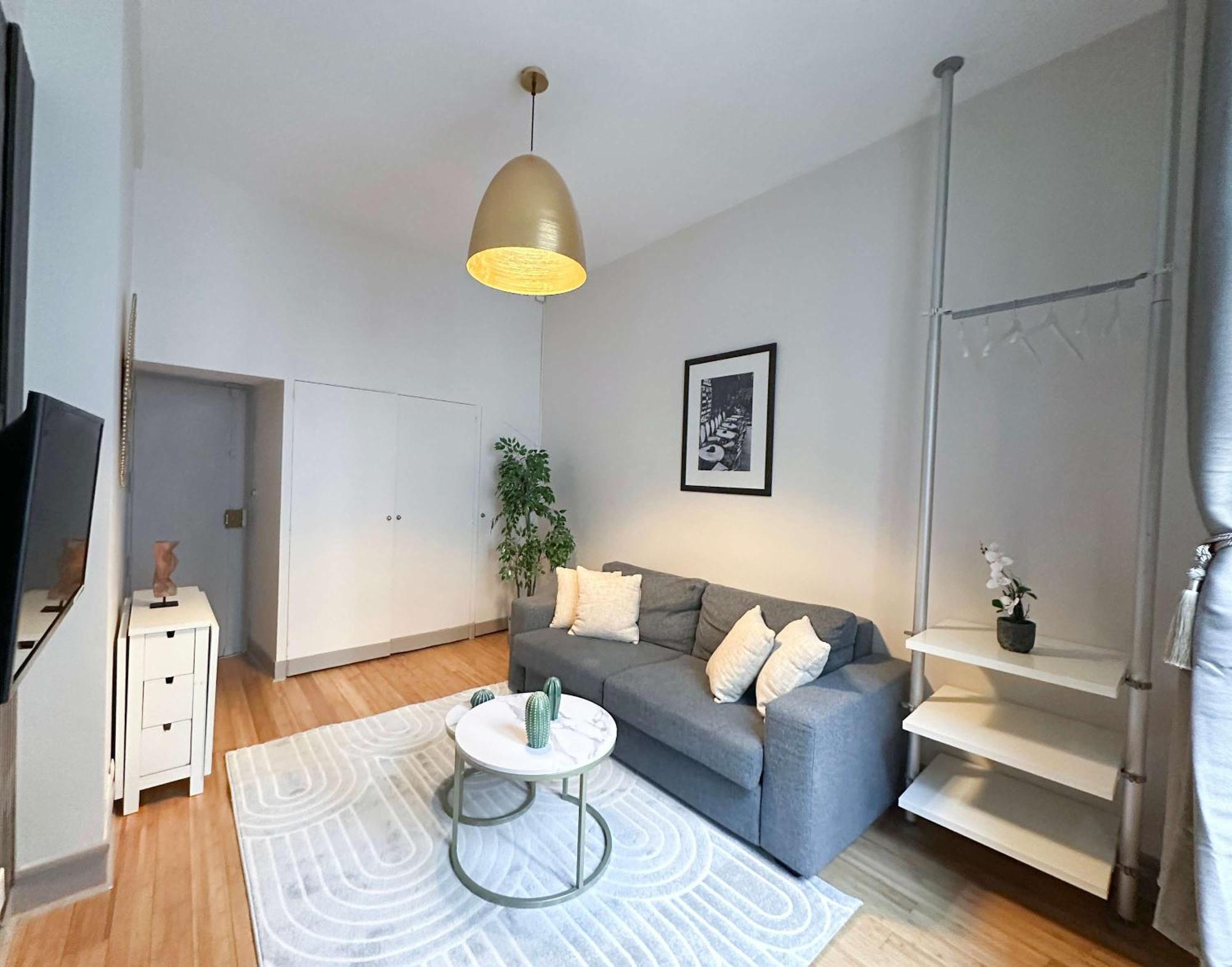 Renovated Champs-Elysees Retreat Apartment ปารีส ภายนอก รูปภาพ